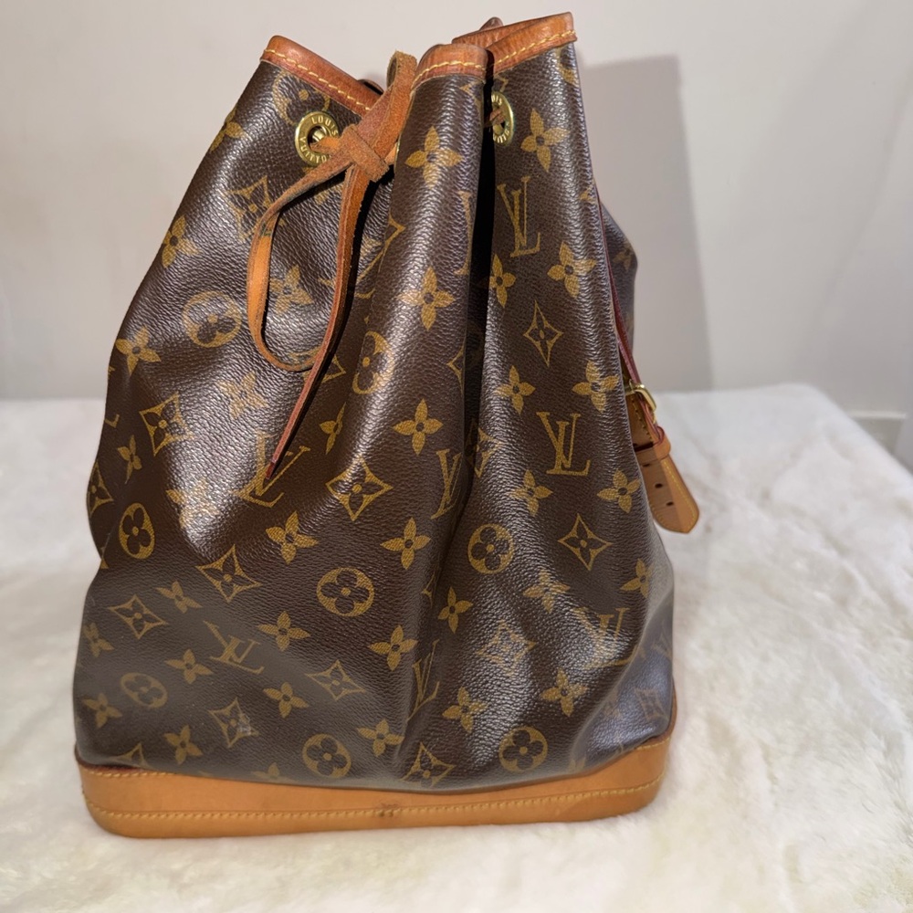 Louis Vuitton Monogram Drawstring Bucket Bag - Brown/Gold